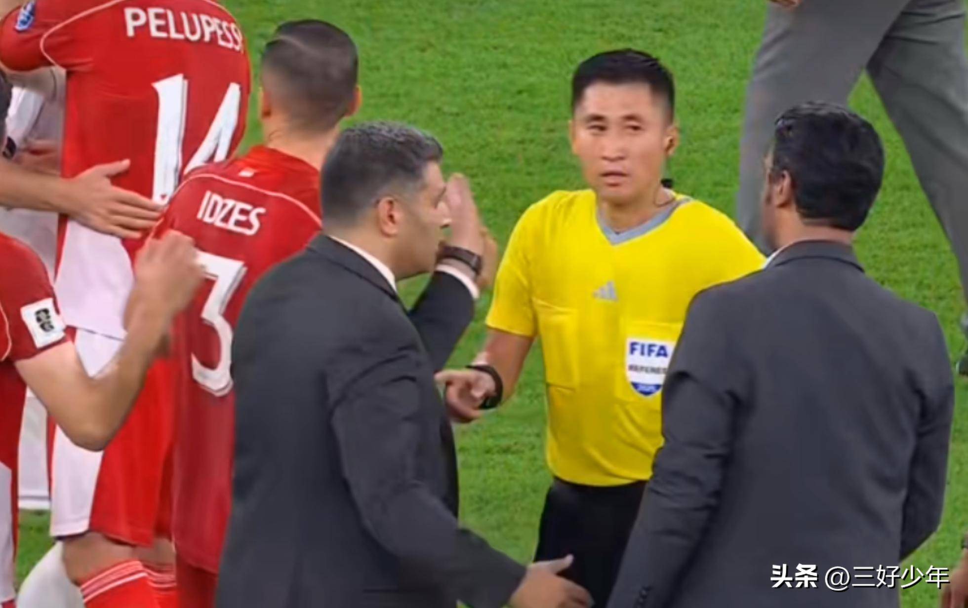 一场争议不断的比赛，裁判成为焦点！的简单介绍