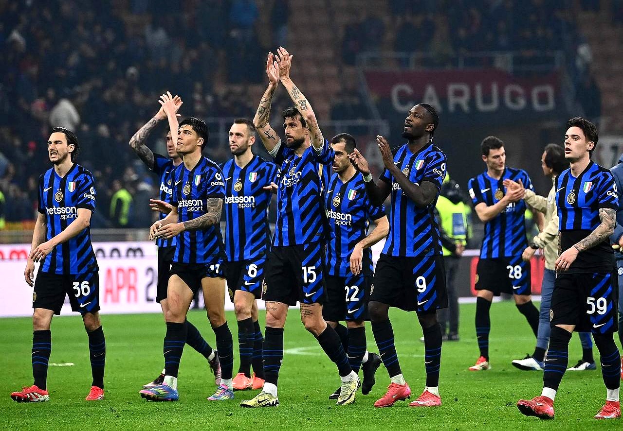 包含意大利足球盛况空前声势浩大的词条