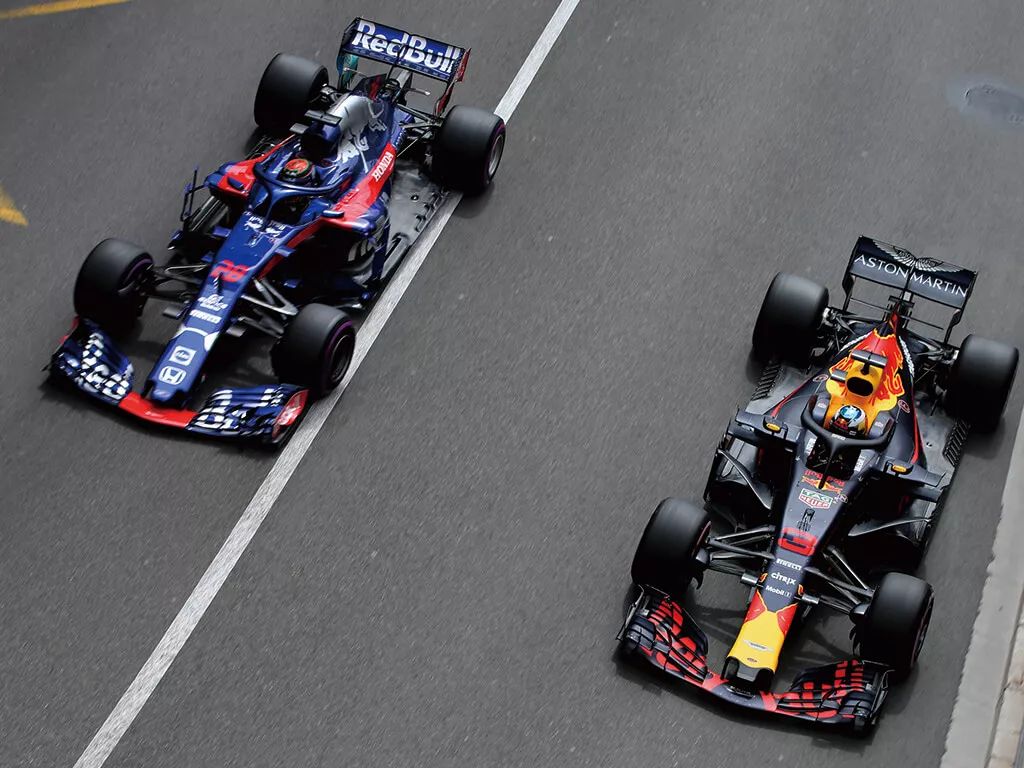 开云体育登录-梅赛德斯碾压阿斯顿马丁，佩雷兹带队取胜的简单介绍