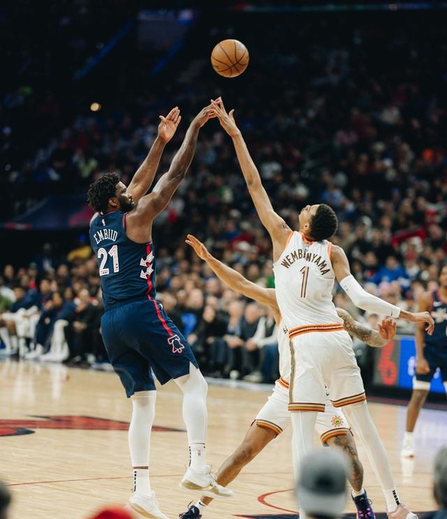 马刺绝杀雄鹿，恩比德关键制胜的简单介绍