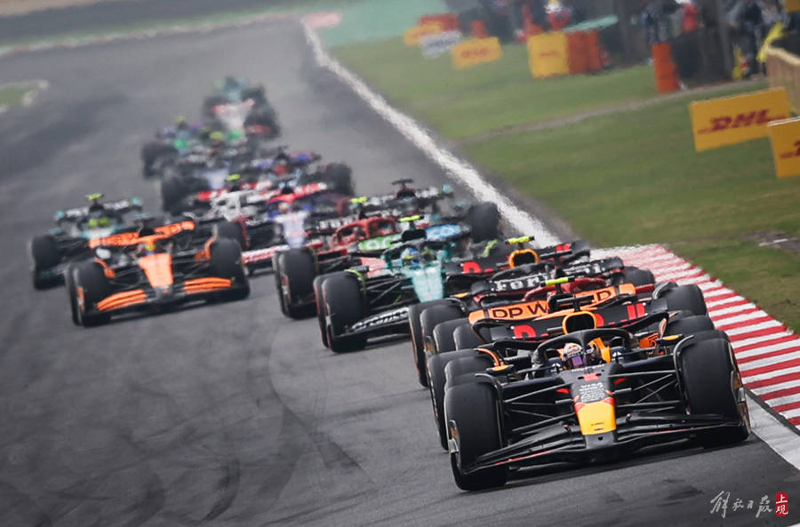 开云体育在线-包含索伯车队绝杀阿斯顿马丁，汉密尔顿带队取胜的词条